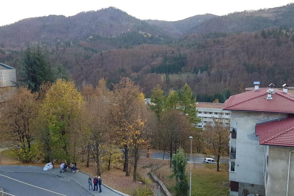 스몰랸 Слънчев Апартамент С Прекрасна Гледка, Паркинг. 아파트 외부 사진